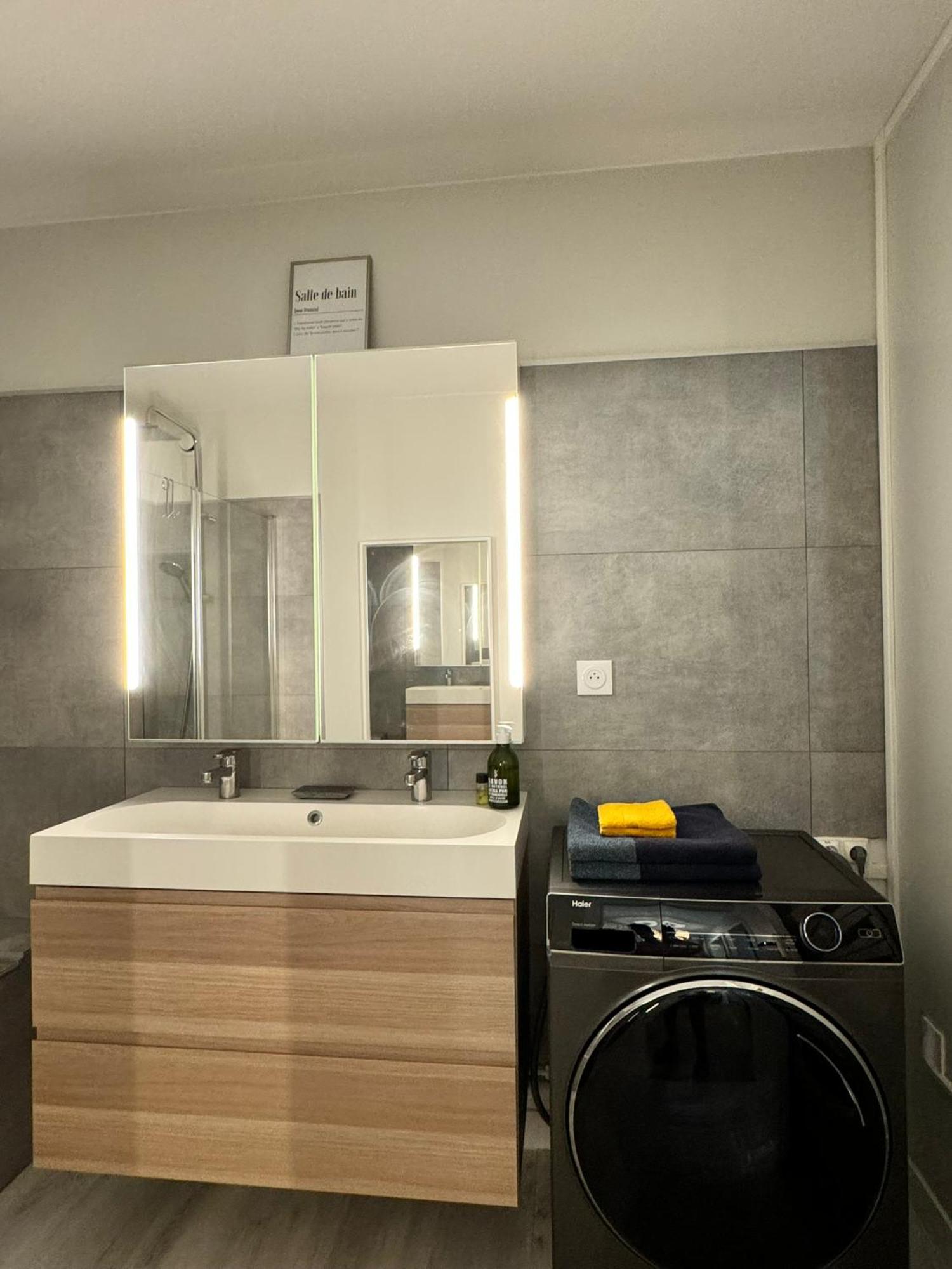 Appartement Avec Balcon Centre Ville Strasbourg Luaran gambar